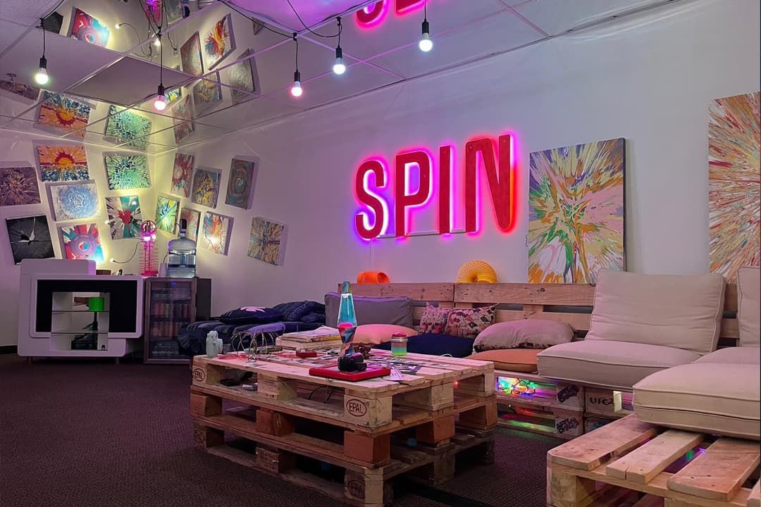 Spin-art studio